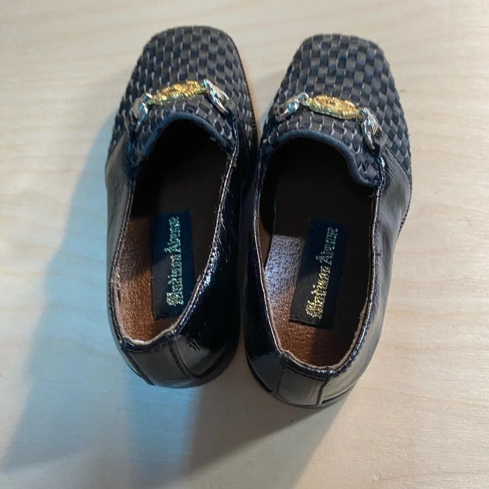 Madison Avenue Boys Dress Loafers size 8 New without Tags (CF)